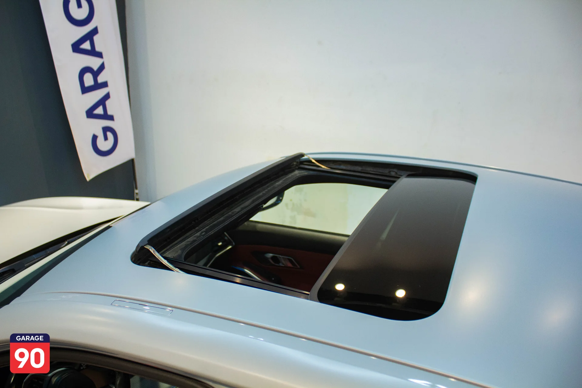BMW 320i M Sport Wakeel 2023 - صورة 8