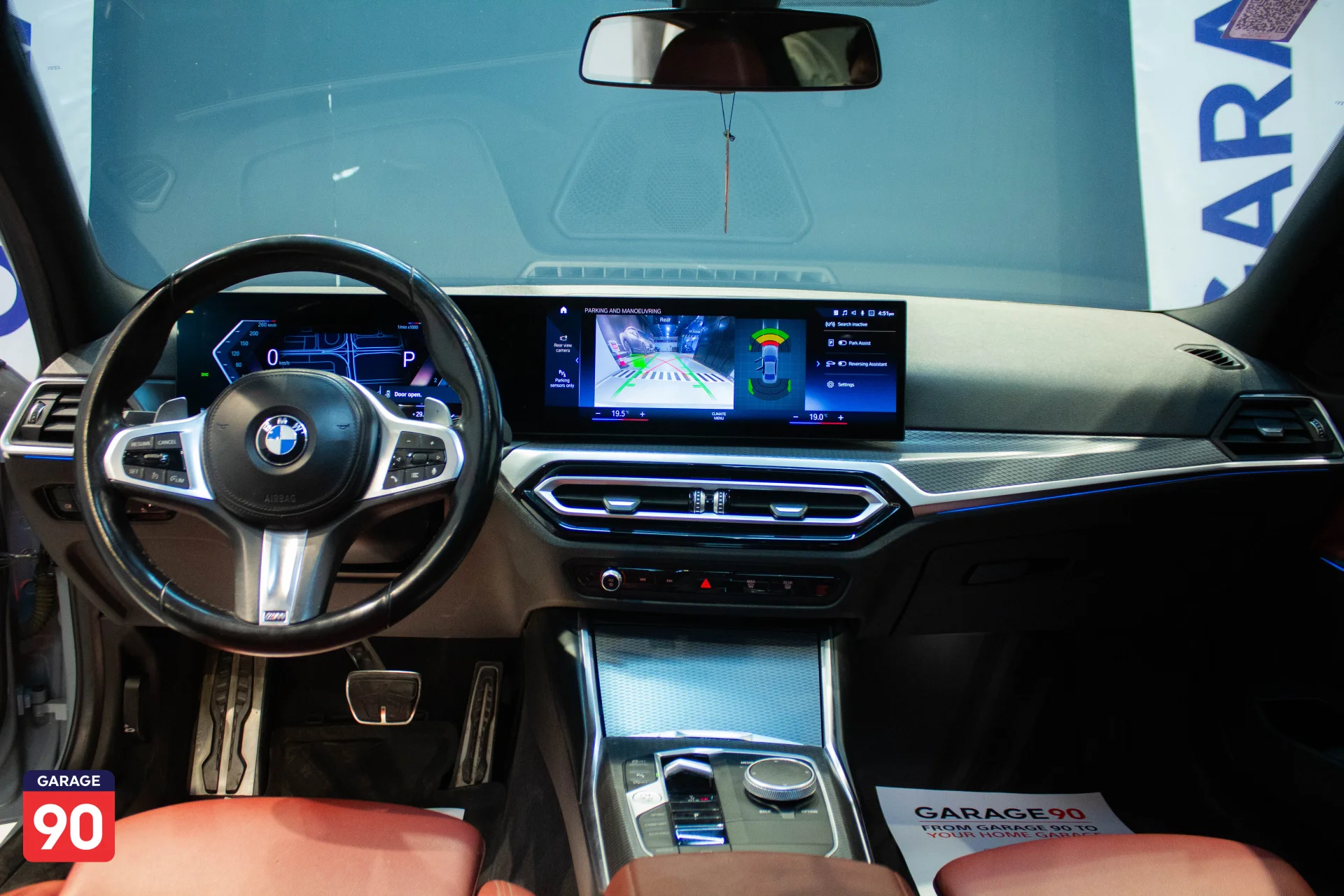 BMW 320i M Sport Wakeel 2023 - صورة 11