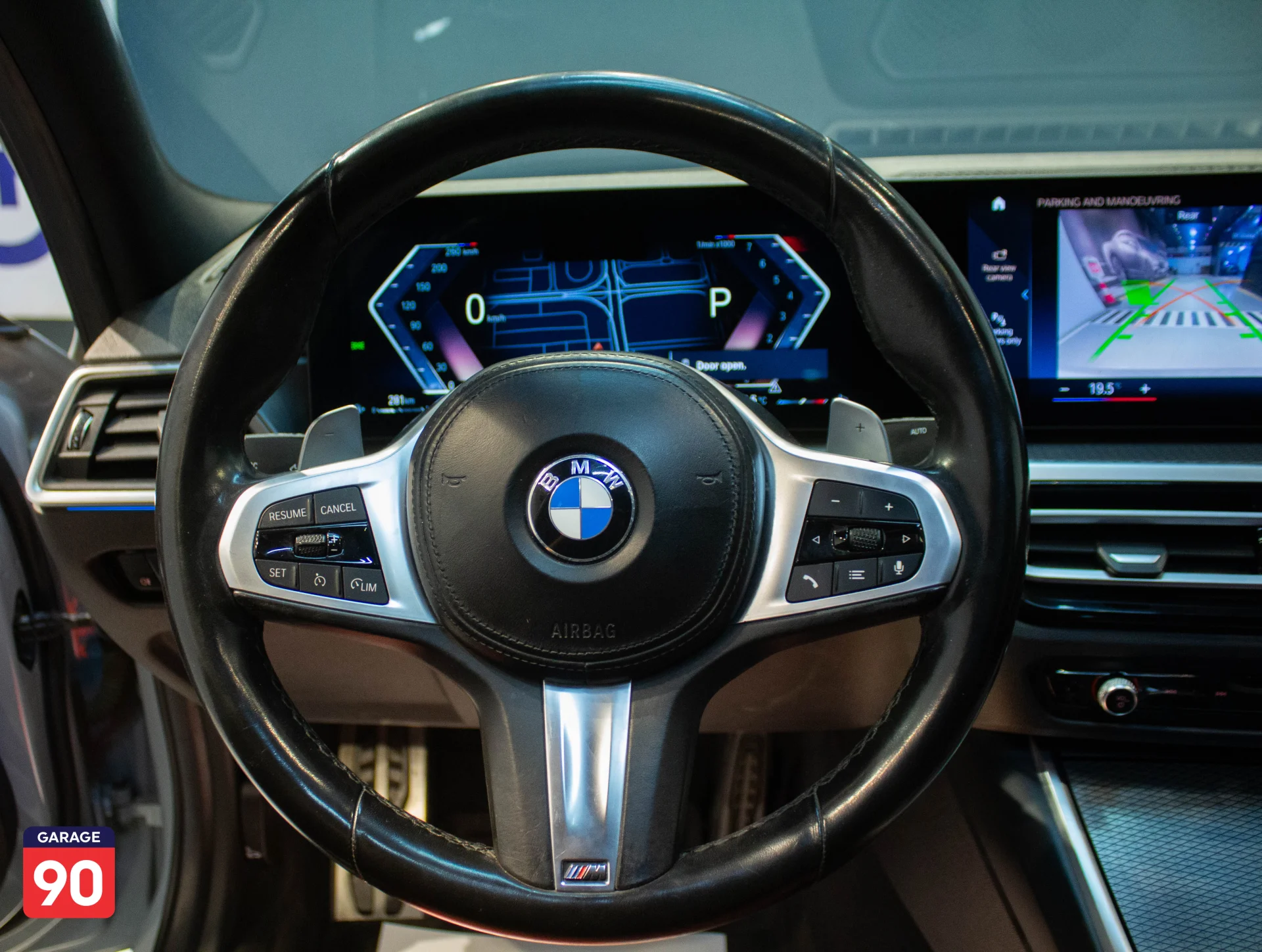 BMW 320i M Sport Wakeel 2023 - صورة 13