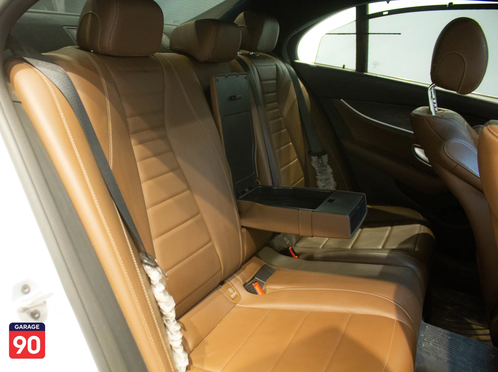 Mercedes E200 Sport Style Wakeel 2020 - صورة 19