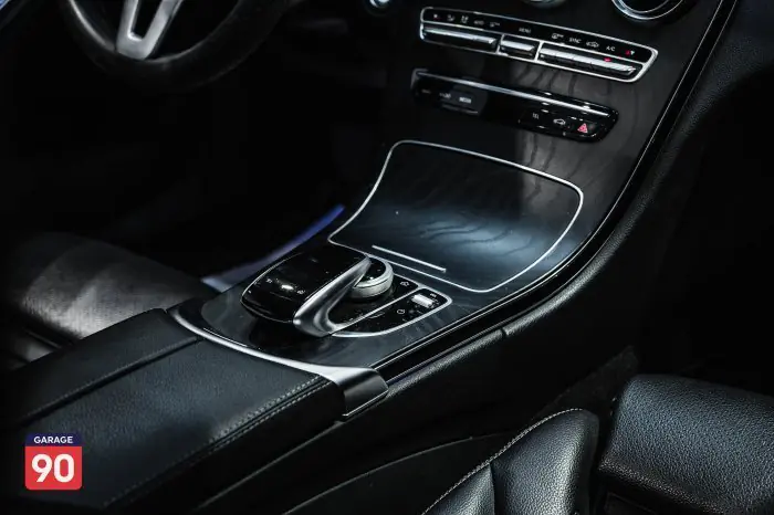 Mercedes-Benz C200 2019 - صورة 18