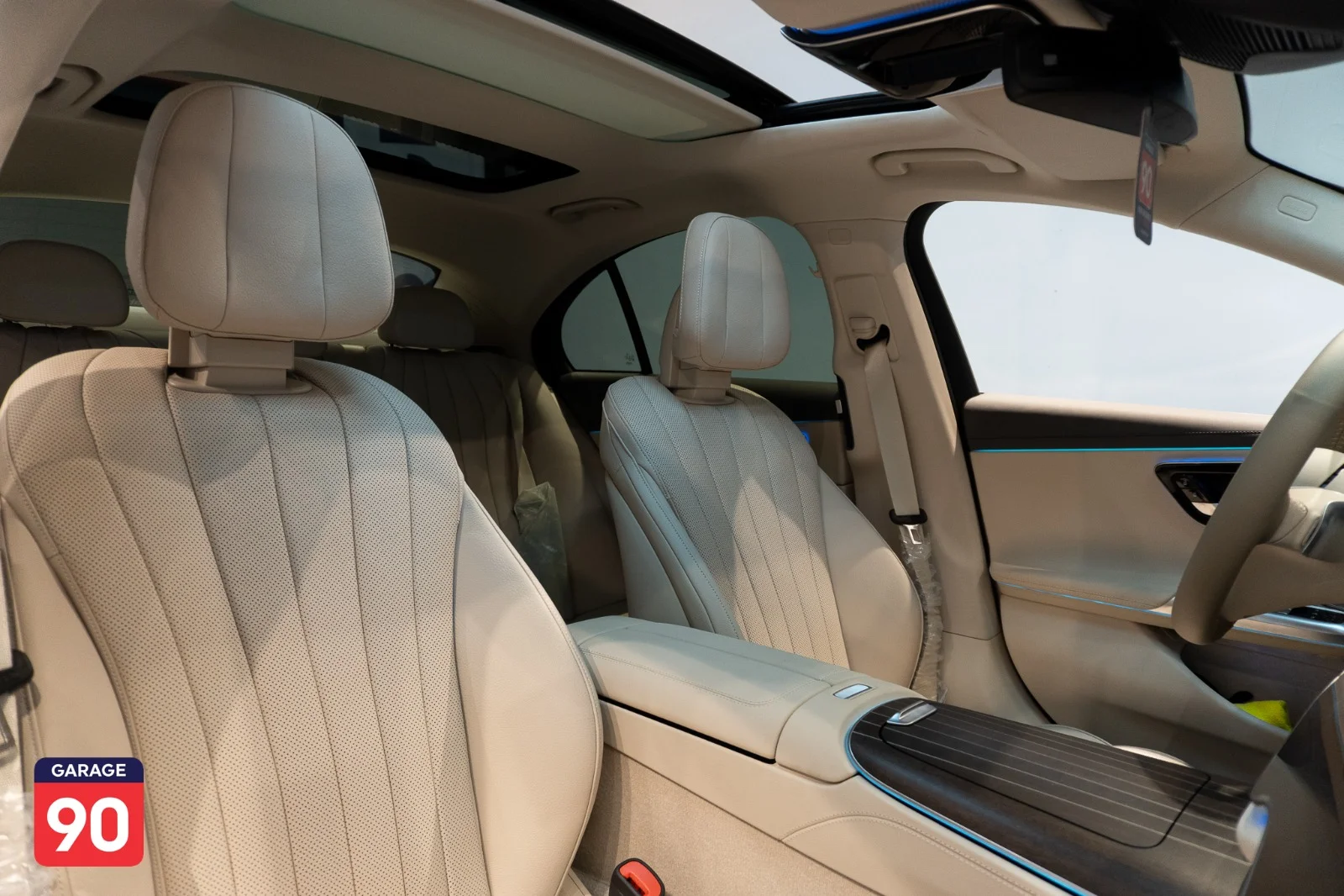 Mercedes E300 Exclusive Wakeel 2024 - صورة 23
