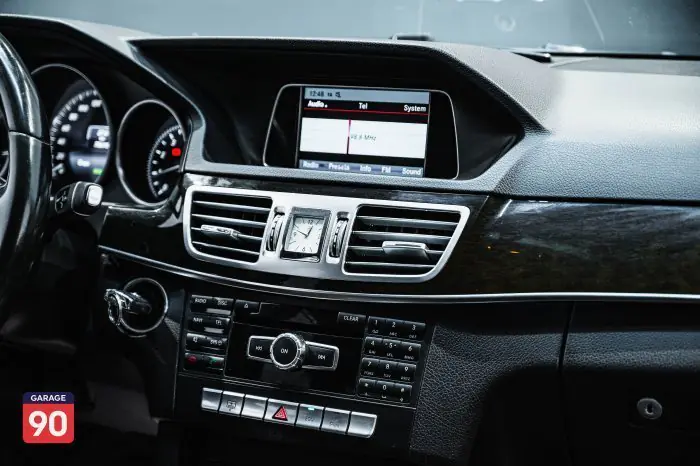 Mercedes-Benz E200 2015 - صورة 14