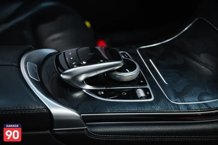 Mercedes-Benz GLC250 2019 - صورة 12