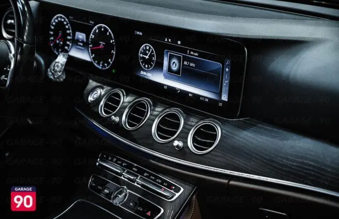 Mercedes-Benz E200 2020 - صورة 11