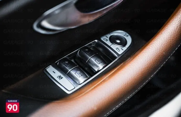Mercedes-Benz E200 2020 - صورة 9