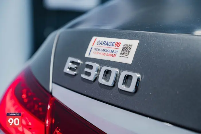 Mercedes-Benz E300 2021 - صورة 12
