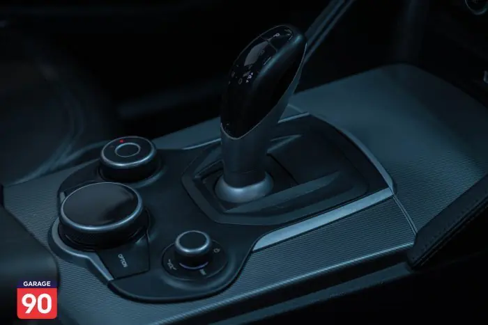 Alfa Romeo Stelvio 2020 - صورة 16