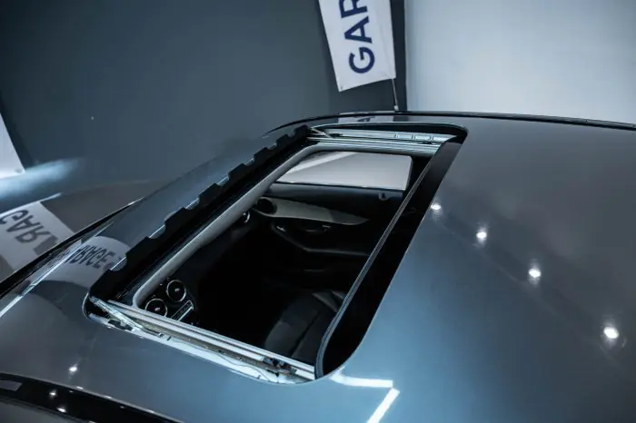Mercedes-Benz C180 2018 - صورة 8