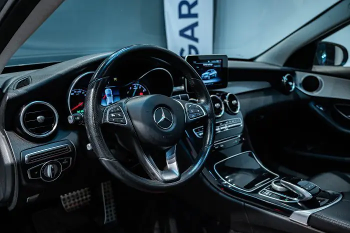 Mercedes-Benz C180 2018 - صورة 9