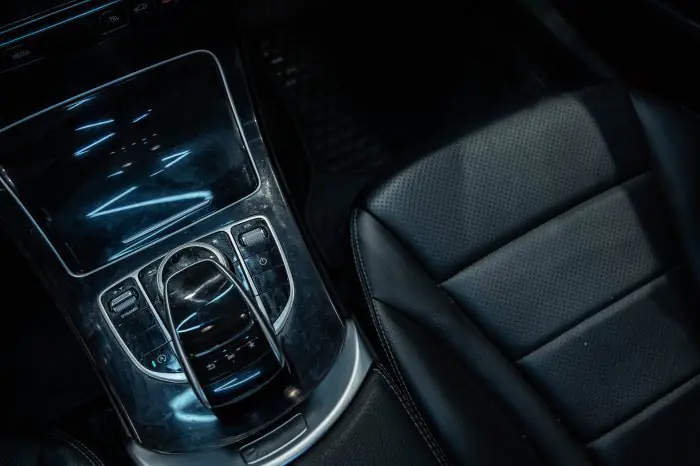 Mercedes-Benz C180 2018 - صورة 15