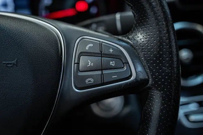 Mercedes-Benz C180 2018 - صورة 10