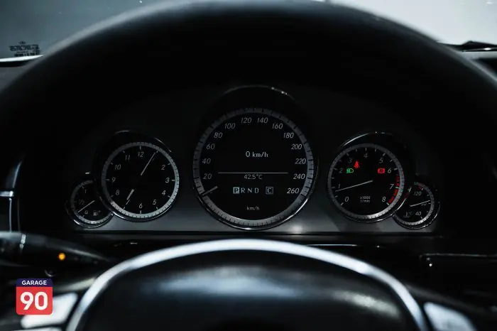 Mercedes-Benz E250 2010 - صورة 13
