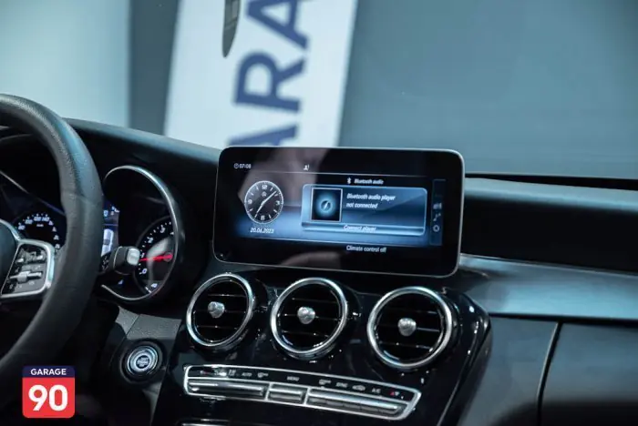 Mercedes-Benz C180 2019 - صورة 17