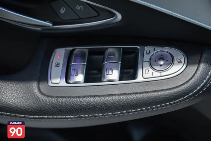 Mercedes-Benz C180 2019 - صورة 13