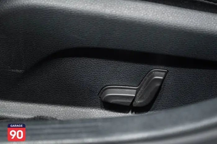 Mercedes-Benz C180 2019 - صورة 12