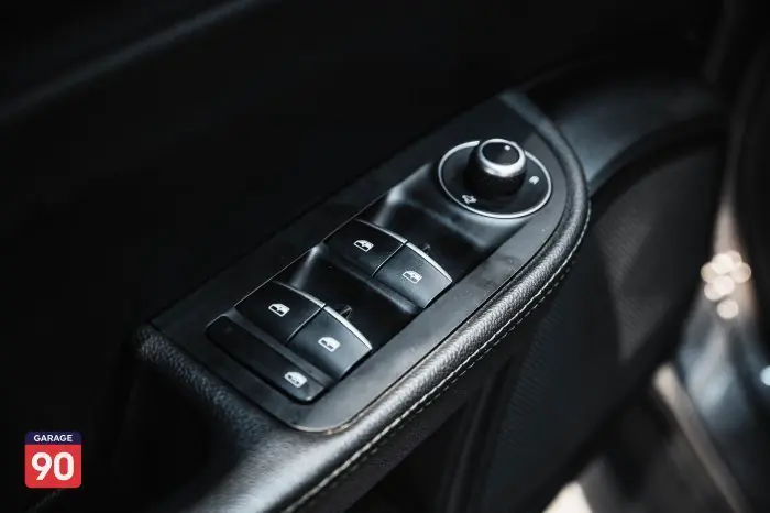 Alfa Romeo Giulia 2020 - صورة 17