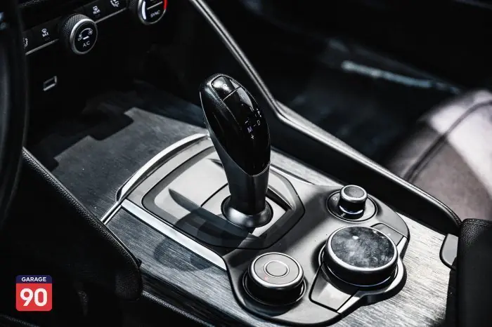 Alfa Romeo Giulia 2020 - صورة 14