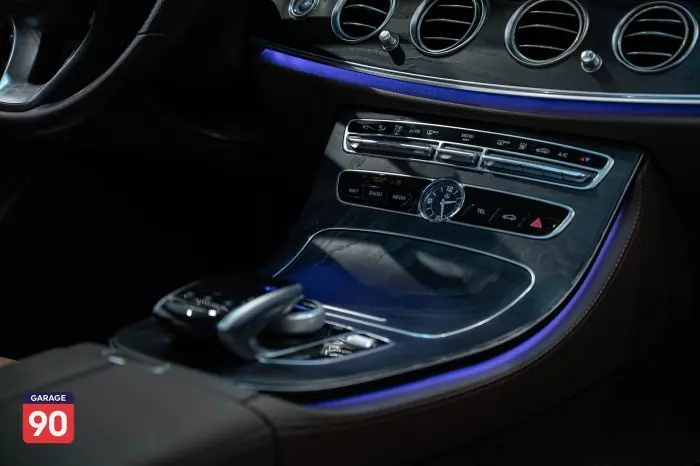 Mercedes-Benz E350e 2018 - صورة 15