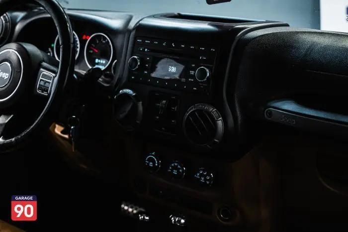 Jeep Wrangler 2015 - صورة 14