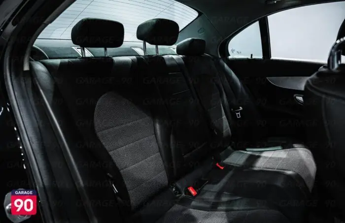 Mercedes-Benz C200 2019 - صورة 14