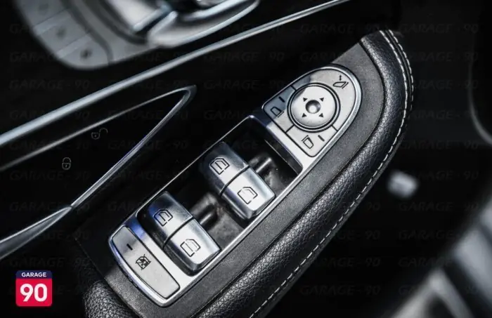 Mercedes-Benz C180 2019 - صورة 12