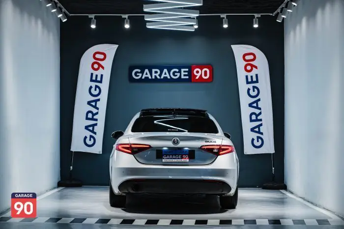 Alfa Romeo Giulia 2021 - صورة 6