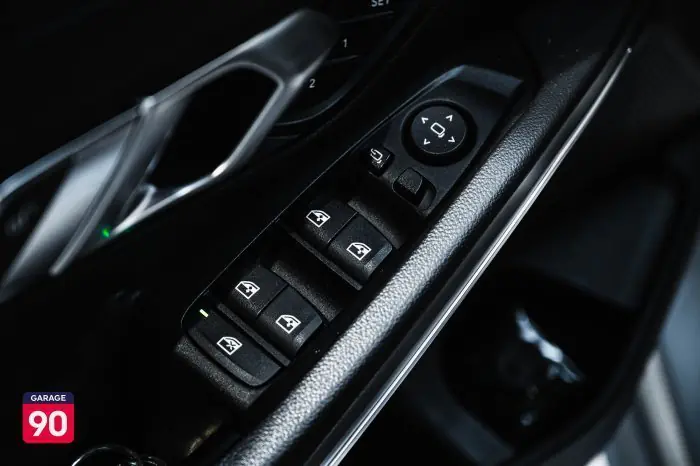 bmw 320i 2020 - صورة 11