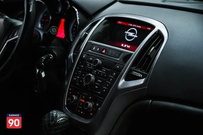 Opel Astra 2021 - صورة 13