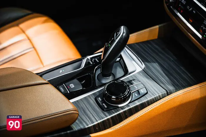 bmw 520i 2020 - صورة 15