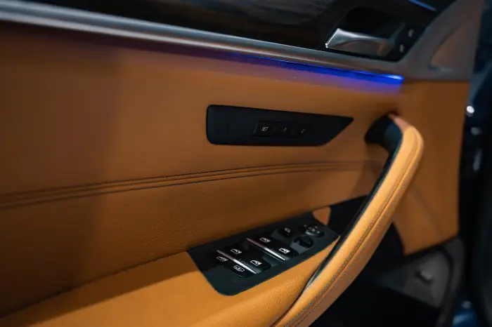 bmw 520i 2018 - صورة 16