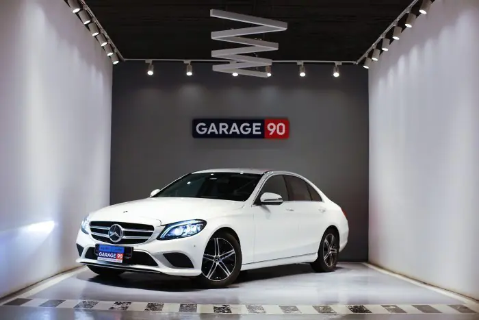 Mercedes-Benz C200 2020 - صورة 3