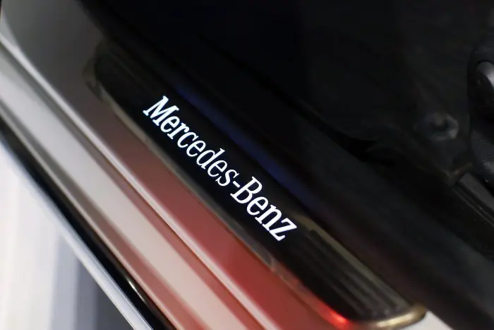 Mercedes-Benz C200 2020 - صورة 12