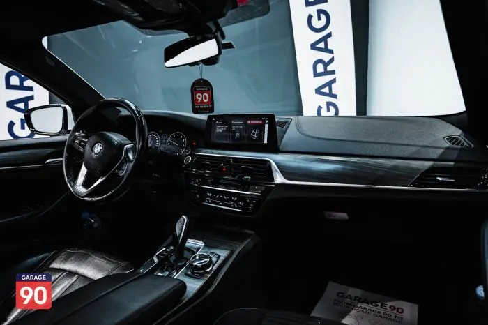 bmw 520i 2019 - صورة 13