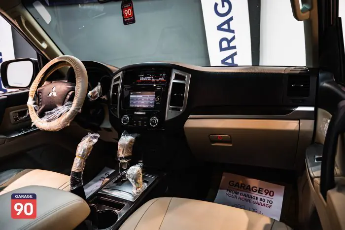 Mitsubishi Pajero 2017 - صورة 14