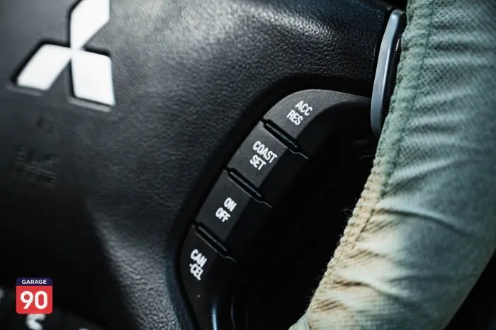 Mitsubishi Pajero 2017 - صورة 16
