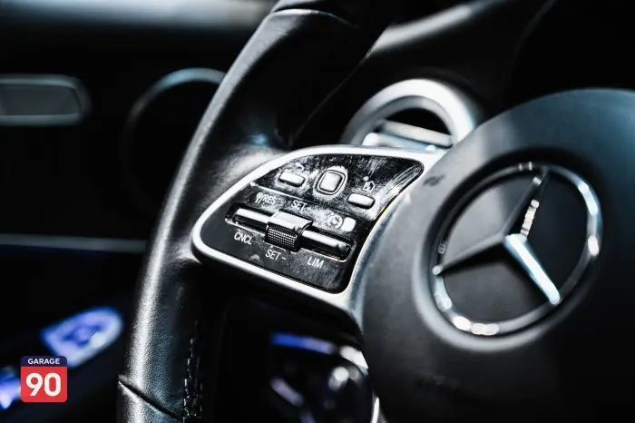 Mercedes-Benz GLC200 2020 - صورة 17