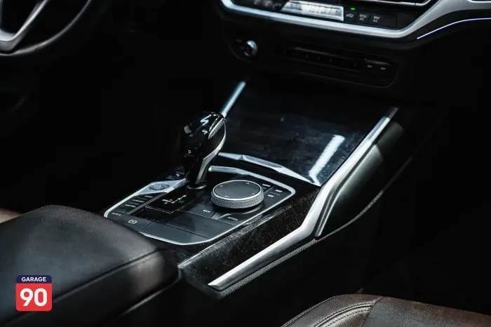 bmw 320i 2020 - صورة 17
