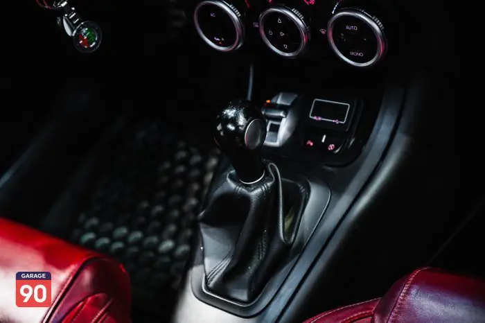 Alfa Romeo Giulia 2019 - صورة 12