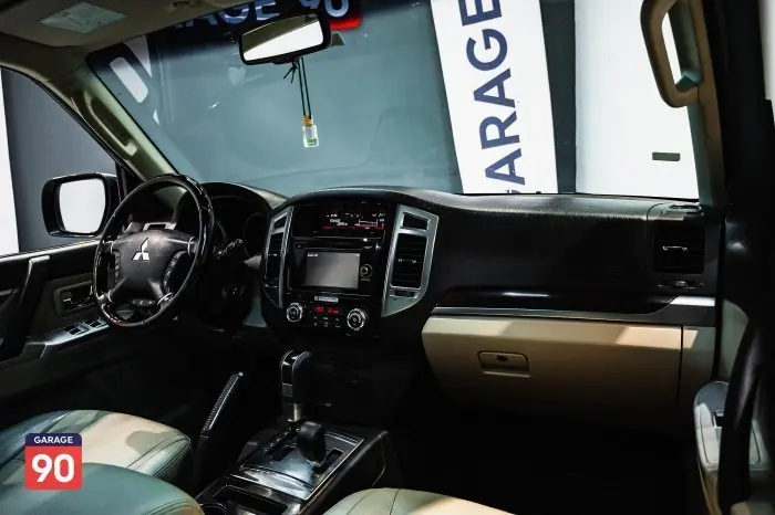 Mitsubishi Pajero 2016 - صورة 12