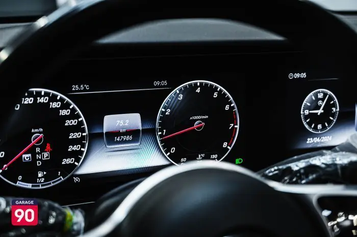 Mercedes-Benz E200 2020 - صورة 12