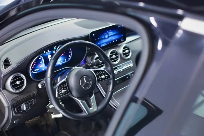 Mercedes-Benz GLC200 2020 - صورة 10
