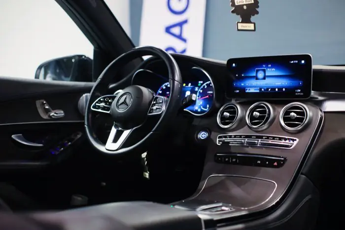 Mercedes-Benz GLC200 2020 - صورة 18