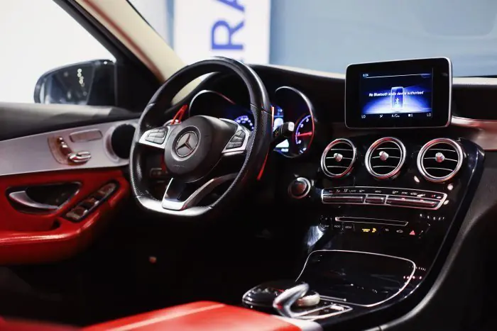 Mercedes-Benz C180 2018 - صورة 19