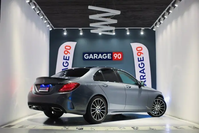 Mercedes-Benz C180 2018 - صورة 6
