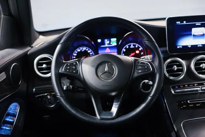 Mercedes-Benz GLC350 2019 - صورة 19