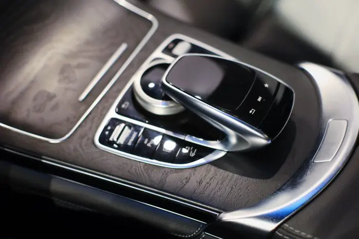 Mercedes-Benz GLC350 2019 - صورة 18