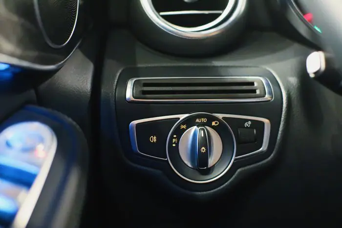 Mercedes-Benz GLC350 2019 - صورة 16