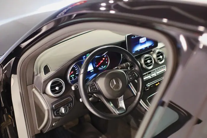 Mercedes-Benz GLC350 2019 - صورة 11