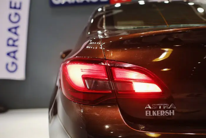 Opel Astra 2015 - صورة 9